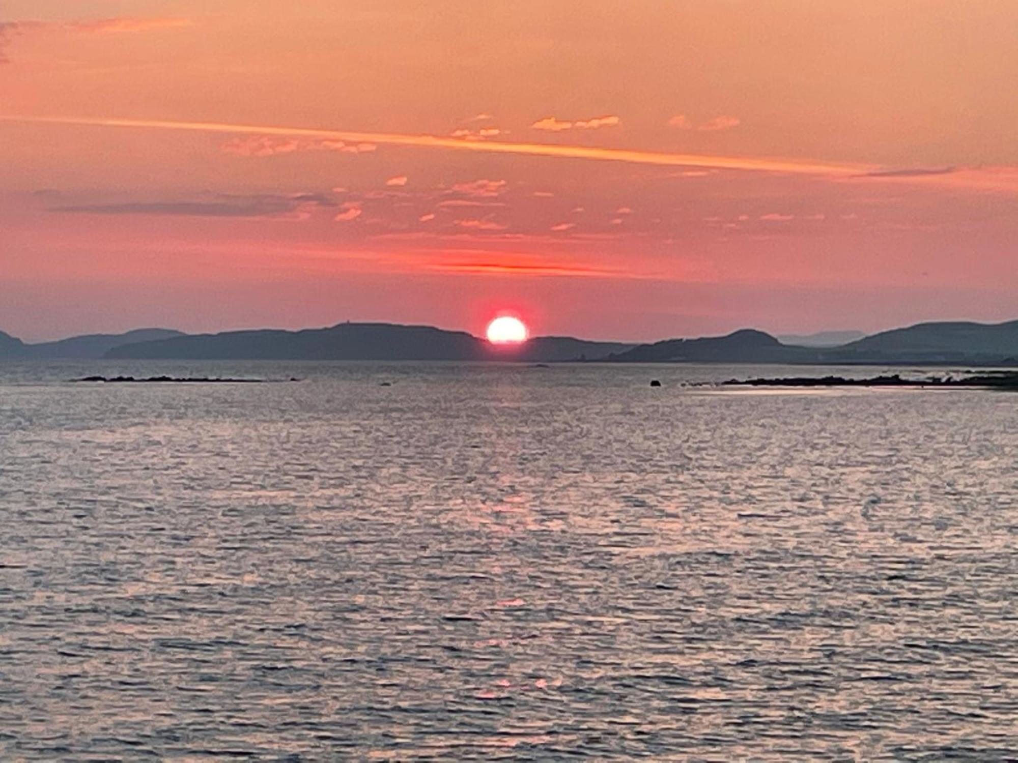 No27 Ayr Beach - Coorie Doon Stays Bagian luar foto